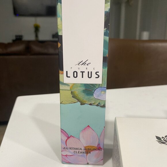 The Pure Lotus Korea Clean & Vegan Skincare Bundle of 3 - Picture 3 of 7